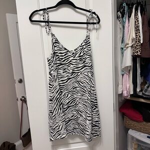 Vestique Mini Large Zebra Dress